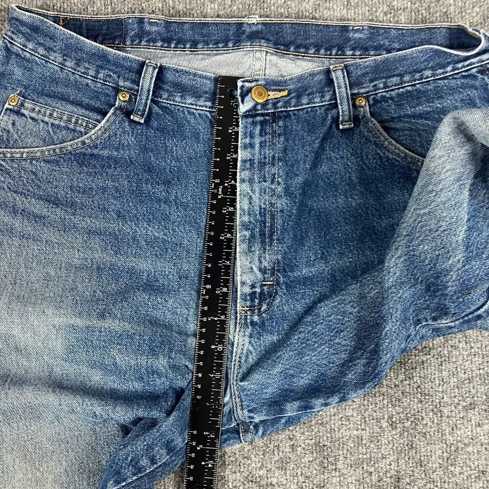 Wrangler Jeans Mens 38x32 Blue Regular‎ Fit Cotton Distressed Denim Whiskers